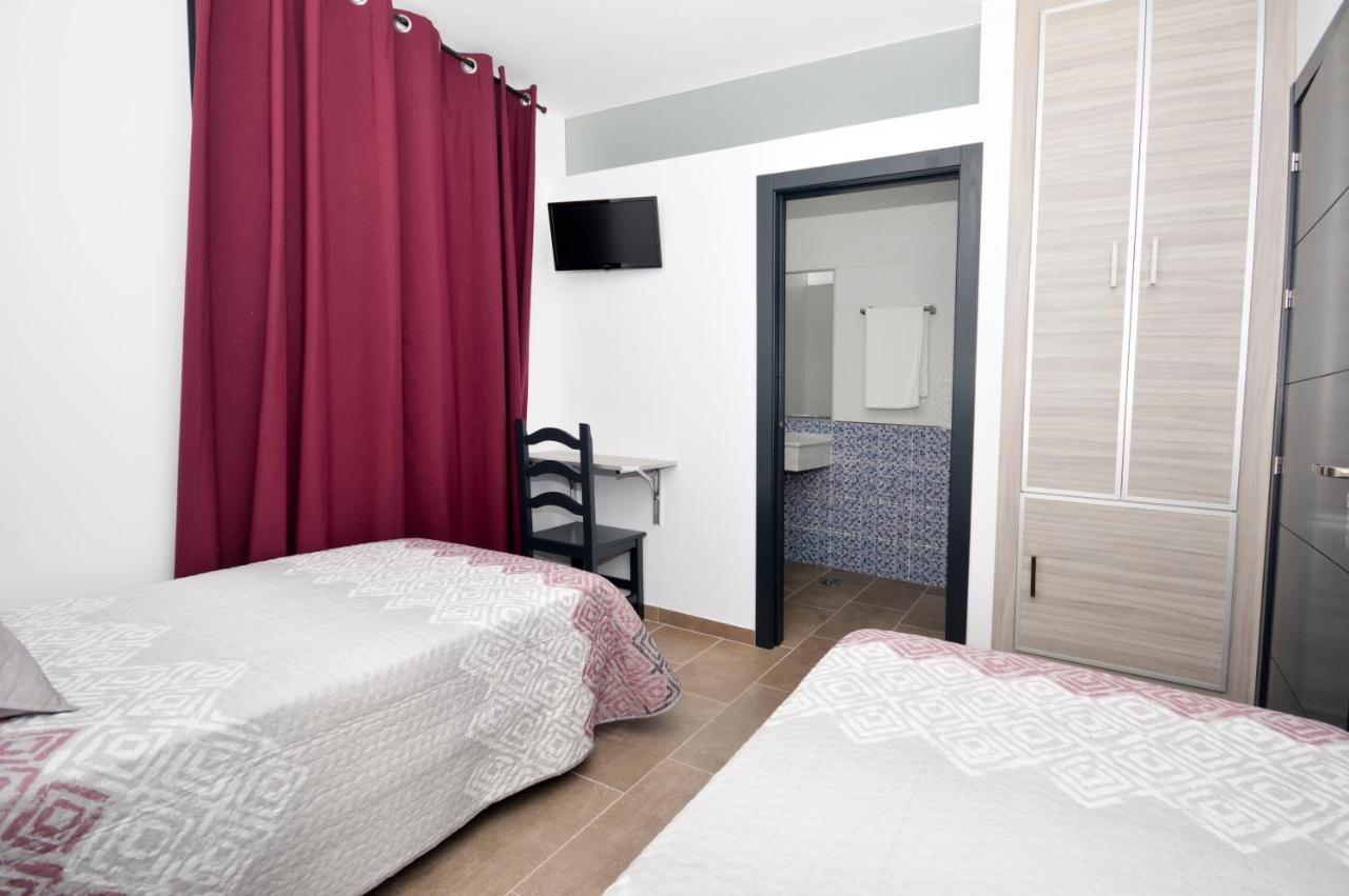 Hostal Maria Jose Conil De La Frontera Bagian luar foto