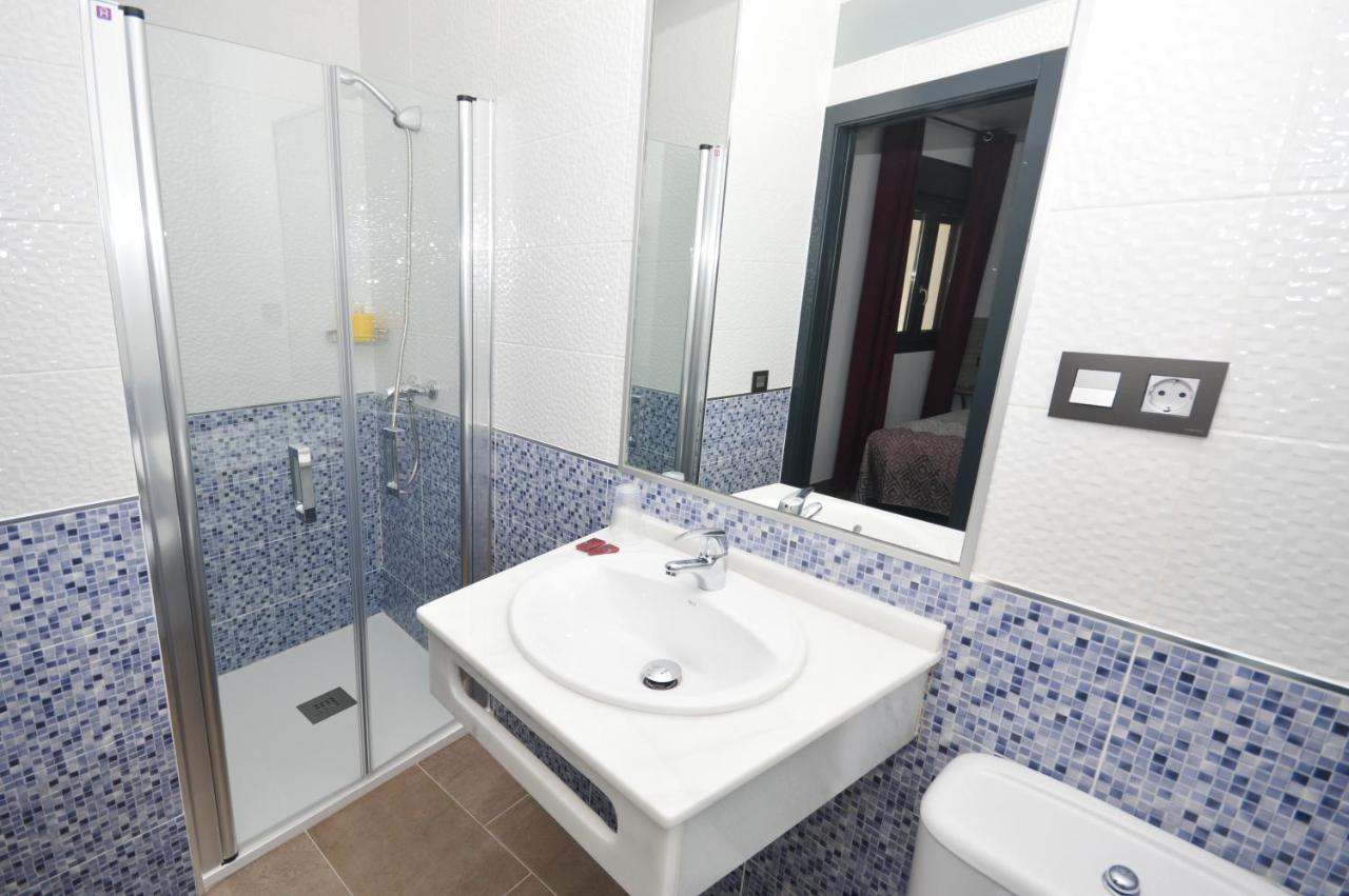 Hostal Maria Jose Conil De La Frontera Bagian luar foto