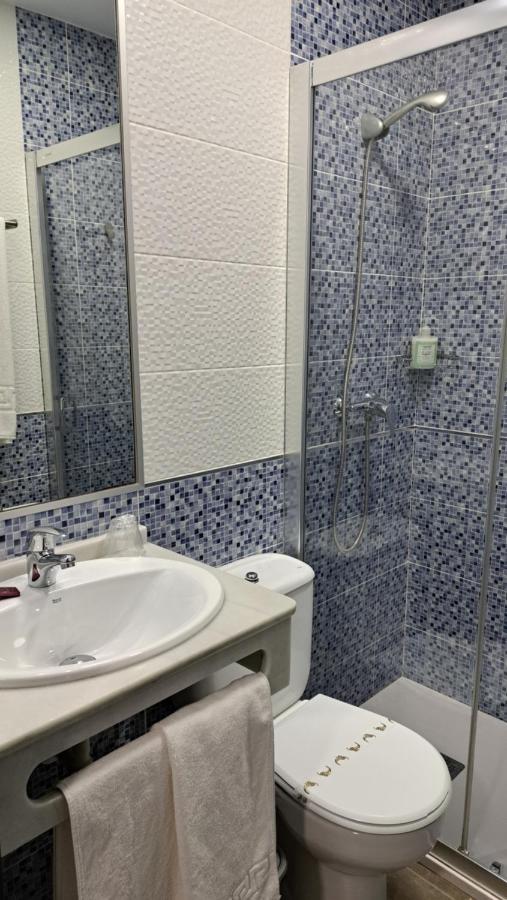 Hostal Maria Jose Conil De La Frontera Bagian luar foto
