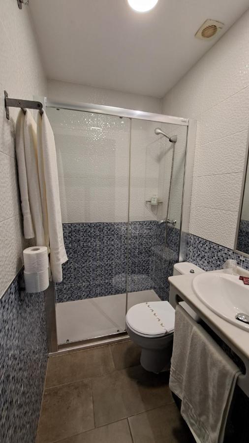 Hostal Maria Jose Conil De La Frontera Bagian luar foto
