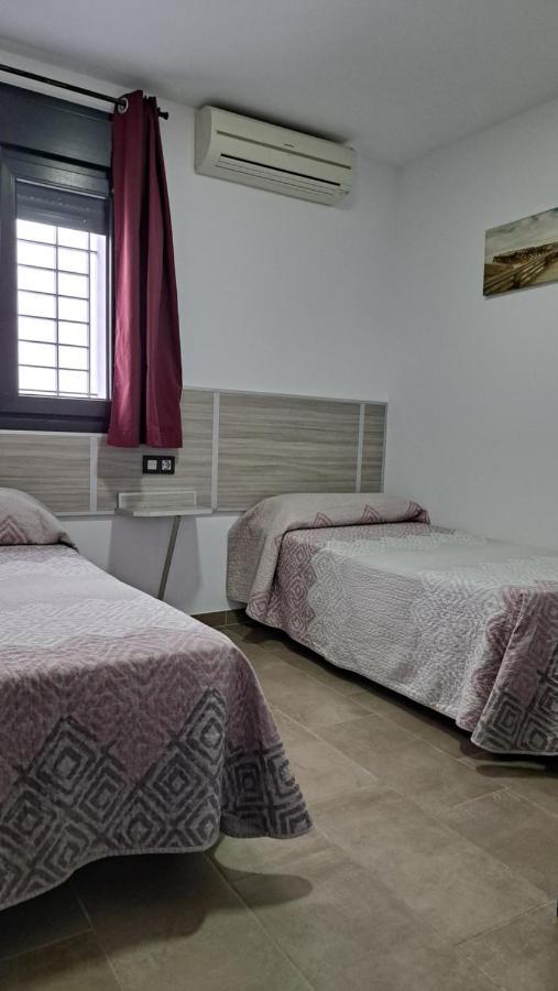 Hostal Maria Jose Conil De La Frontera Bagian luar foto
