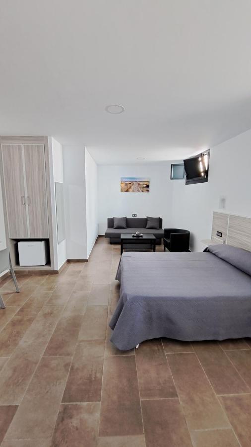 Hostal Maria Jose Conil De La Frontera Bagian luar foto