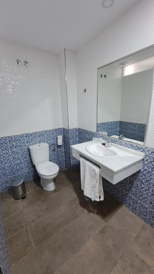 Hostal Maria Jose Conil De La Frontera Bagian luar foto
