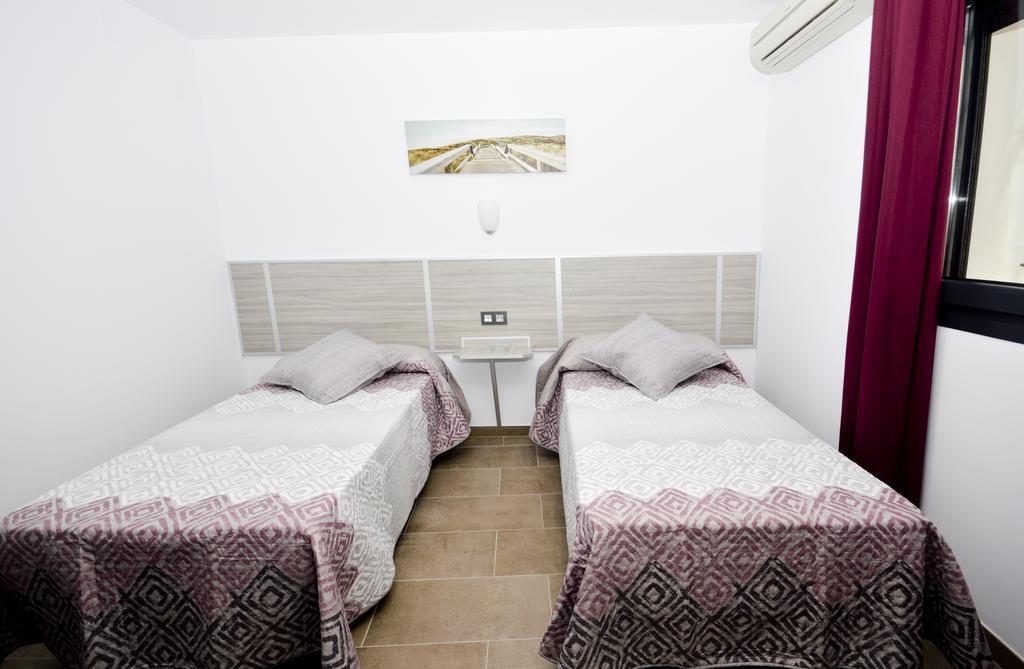 Hostal Maria Jose Conil De La Frontera Bagian luar foto