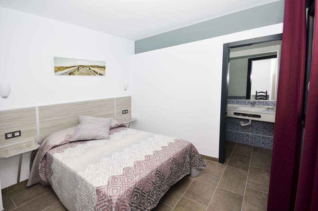Hostal Maria Jose Conil De La Frontera Bagian luar foto
